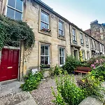 Remarkable 5Br Townhouse With Garden, Sleeps 12