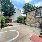 Remarkable 5Br Townhouse With Garden, Sleeps 12