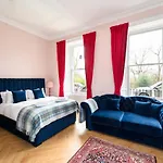 Charming Large Family Suite With Kitchenette