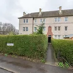 Pass The Keys Cosy And Spacious 2 Beds Flat With - Free Parking