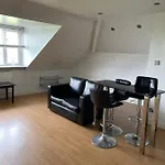 1 Bed Flat At Drum Street