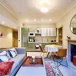 Guestready - Manor Place Basement