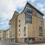 Old Tolbooth Wynd - 388