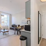 Dragon Suites - Edinburgh City Centre 2 Bed Apartment