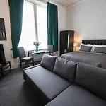 Grosvenor Suites