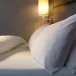 Premier Inn Edinburgh City Centre Royal Mile