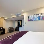 Premier Inn Edinburgh City Centre Royal Mile