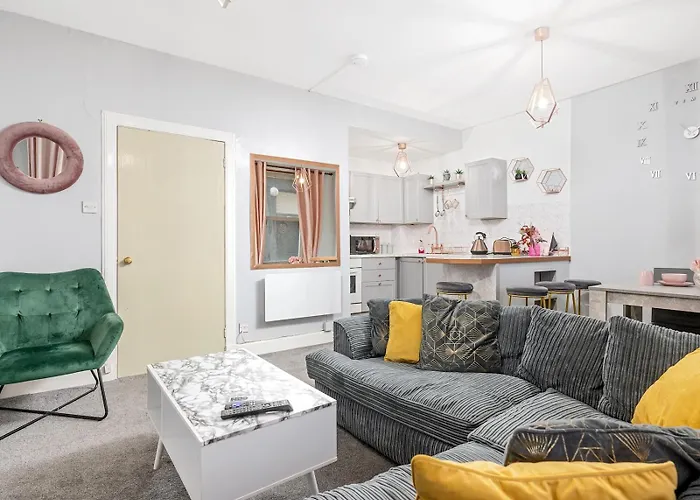 Pass The Keys 2Br Central Edinburgh Apartment