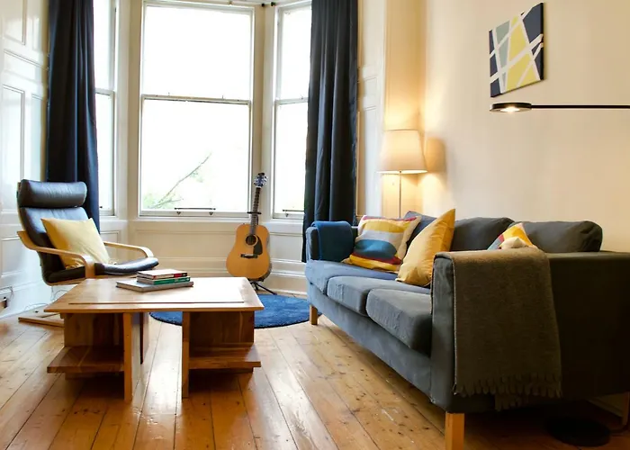 Beautiful 3 Bedroom Edinburgh Home