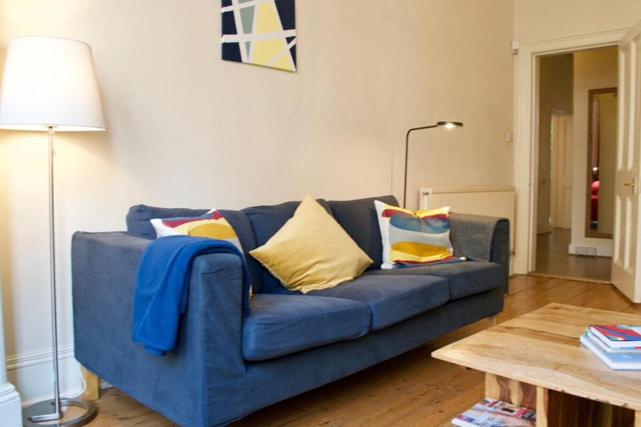 Beautiful Traditional 3 Bedroom In Apartment