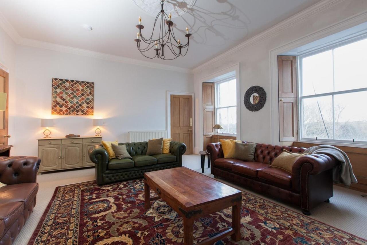 Traditional Luxury Sleeps 10 Appartement *