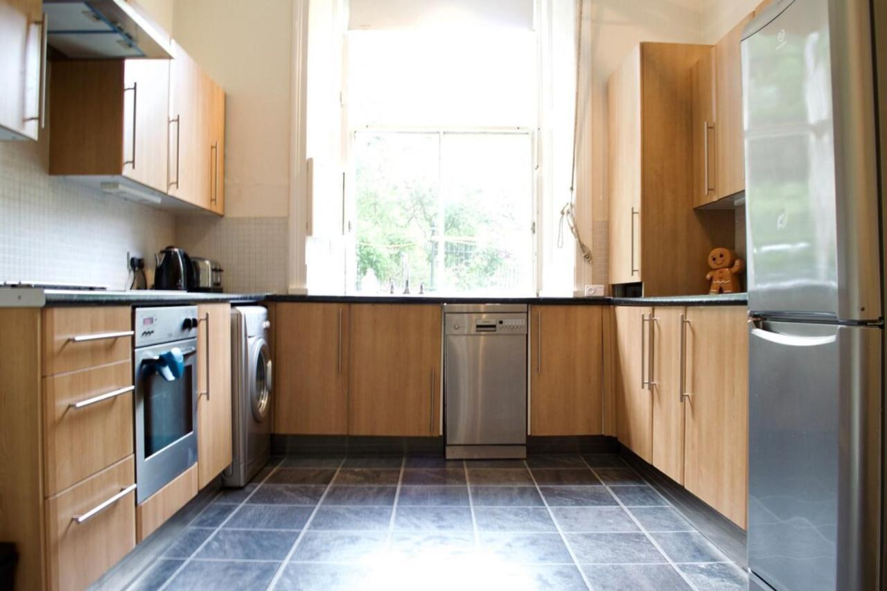 Apartment Beautiful Traditional 3 Bedroom In