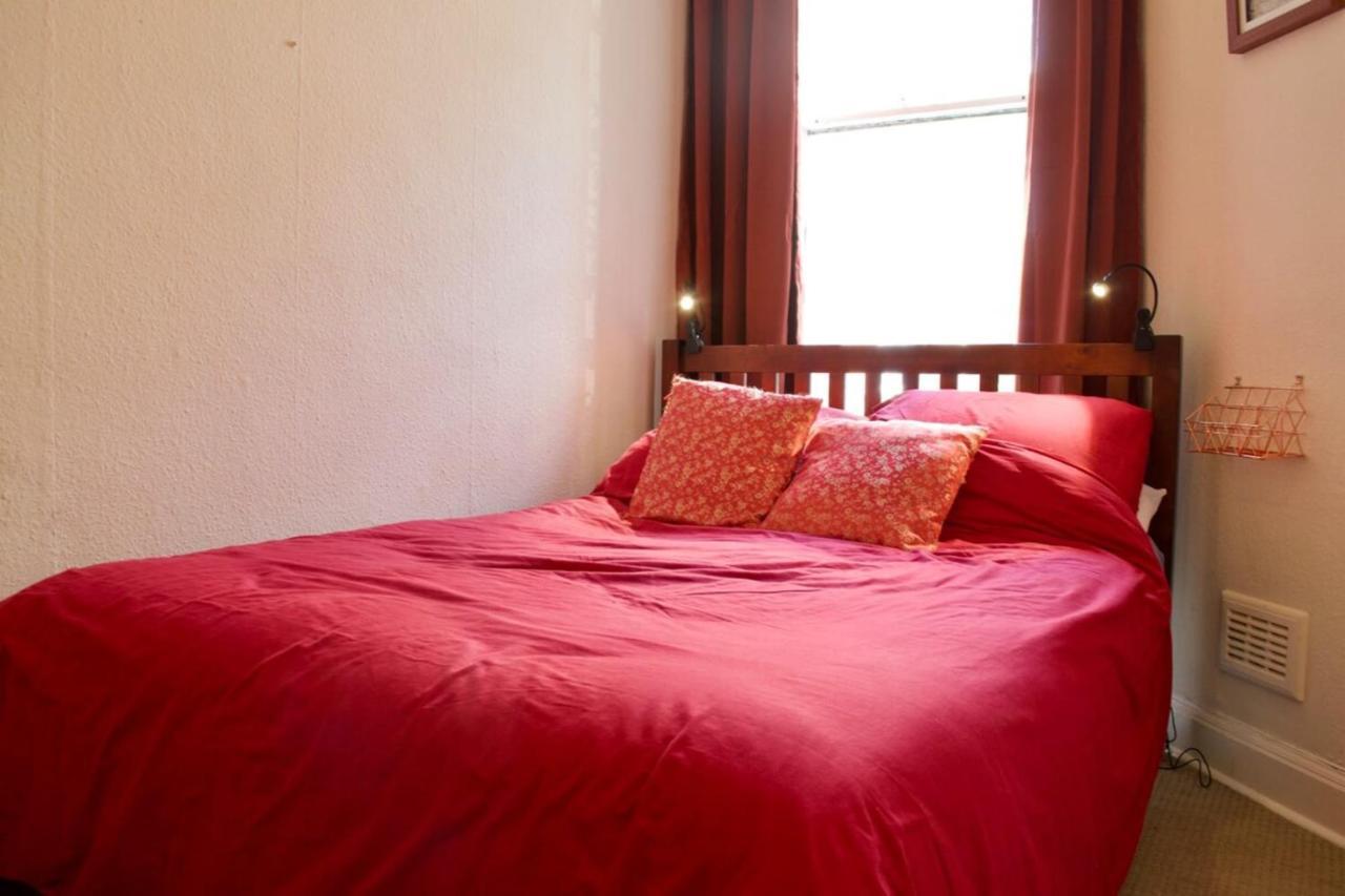Apartment Beautiful Traditional 3 Bedroom In *