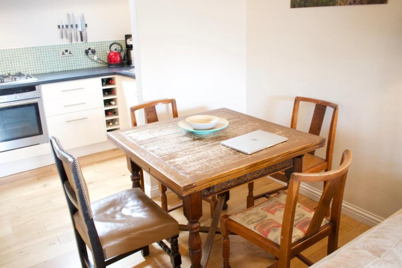 Modern And Charming 2 Bedroom Old Town Apartment Edinburgh