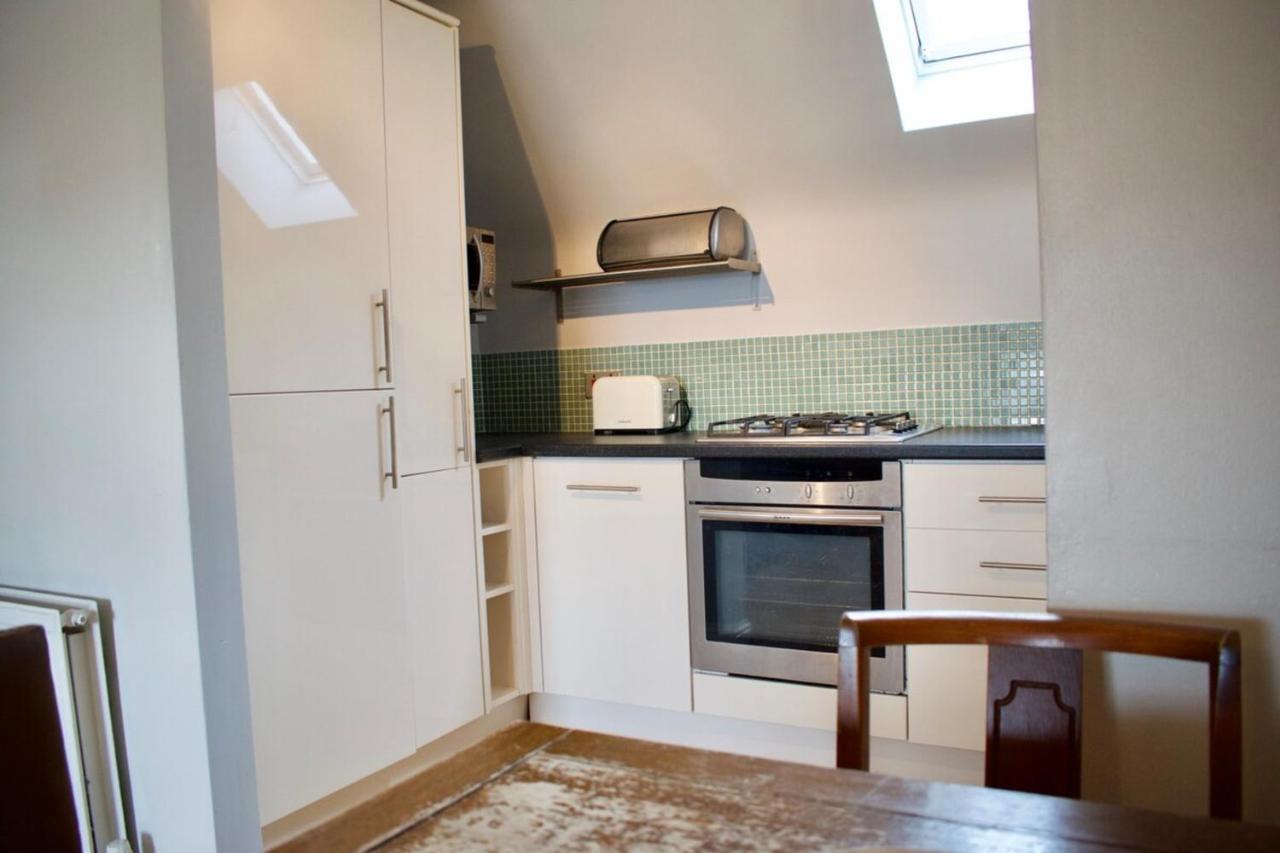 Modern And Charming 2 Bedroom Old Town * Edinburgh