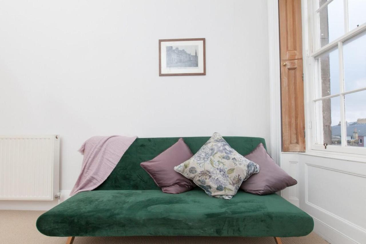 Traditional Luxury Sleeps 10 Appartement *