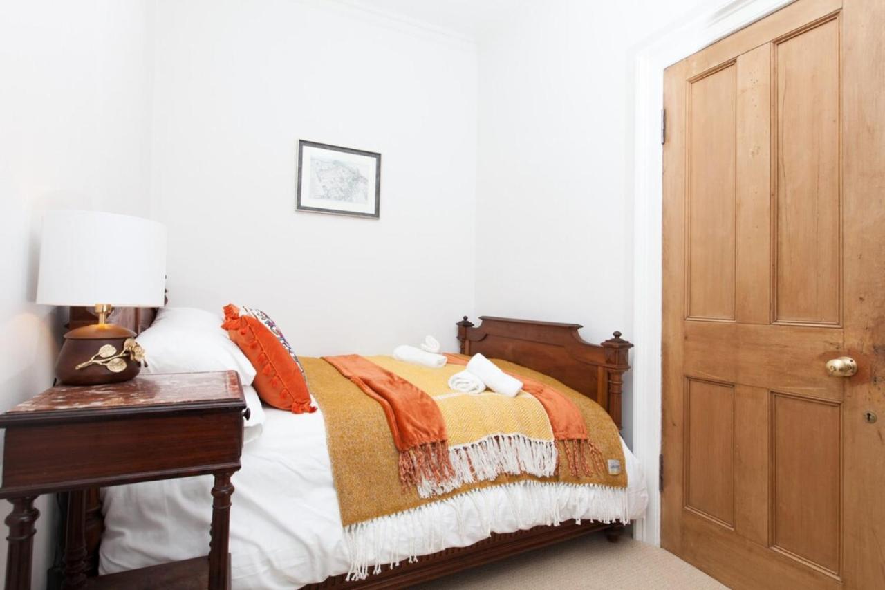 Traditional Luxury Sleeps 10 Appartement
