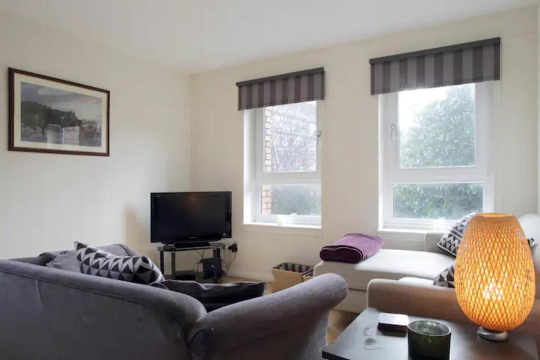 Pass The Keys Cosy And Bright 2 Beds Flat With - Free Parking Apartment *