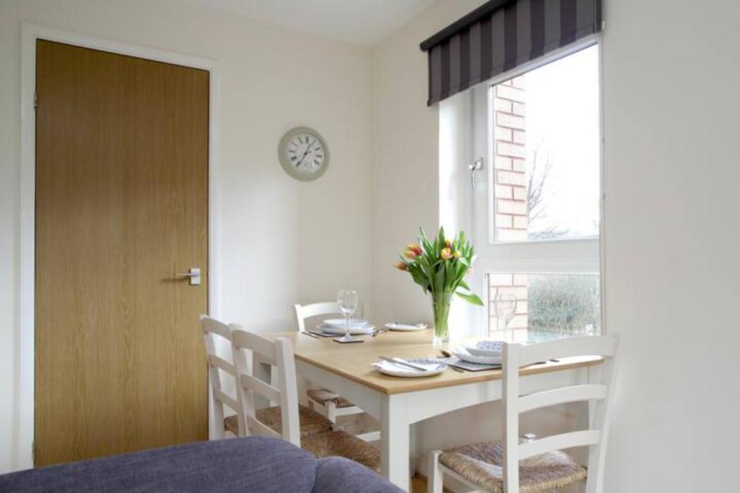 Pass The Keys Cosy And Bright 2 Beds Flat With - Free Parking Apartment