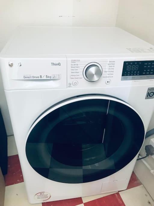 Cosy 2 Bedroom Flat In *