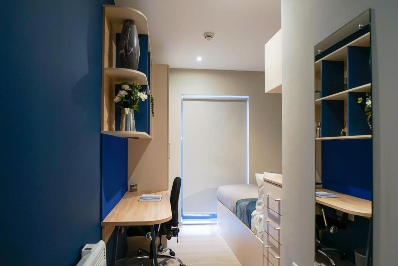 Bright Modern And Private Bedrooms With Shared Kitchen At Straits Meadow Near Centre *