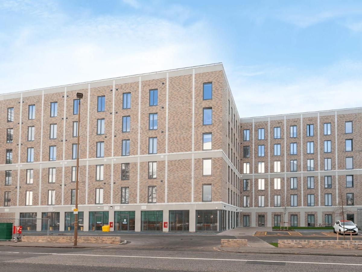 Apartment Bright Modern And Private Bedrooms With Shared Kitchen At Straits Meadow Near Centre *