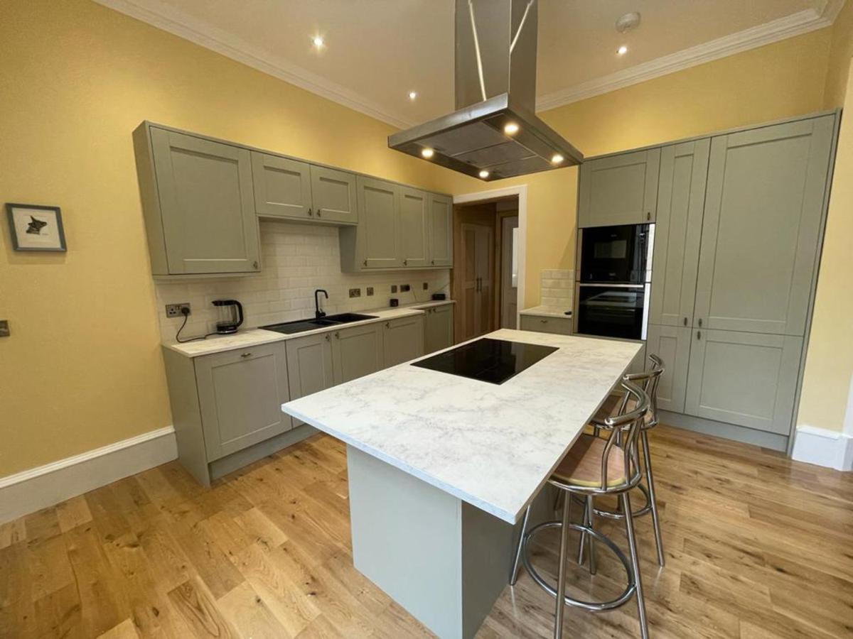 Remarkable 5br Townhouse With Garden, Sleeps 12 * Edinburgh