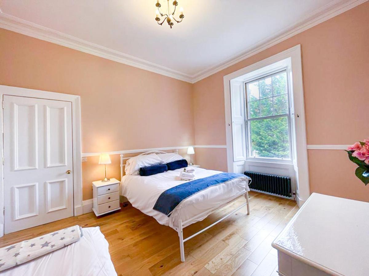 Apartment Remarkable 5br Townhouse With Garden, Sleeps 12 *