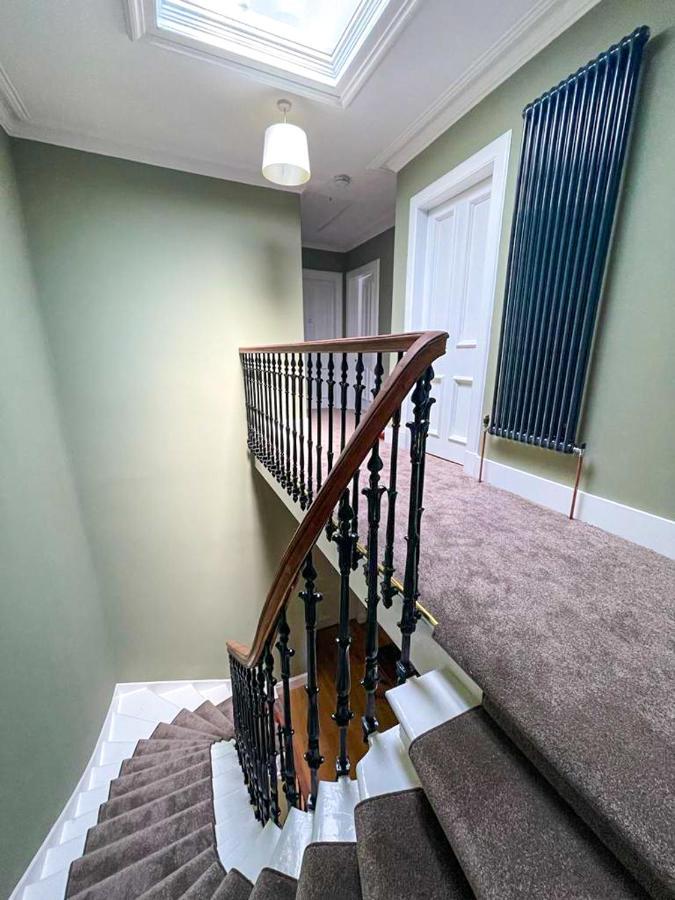 Apartment Remarkable 5br Townhouse With Garden, Sleeps 12 *