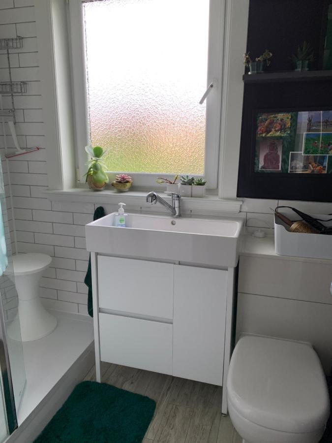 Bedroom In Findlay * EDI