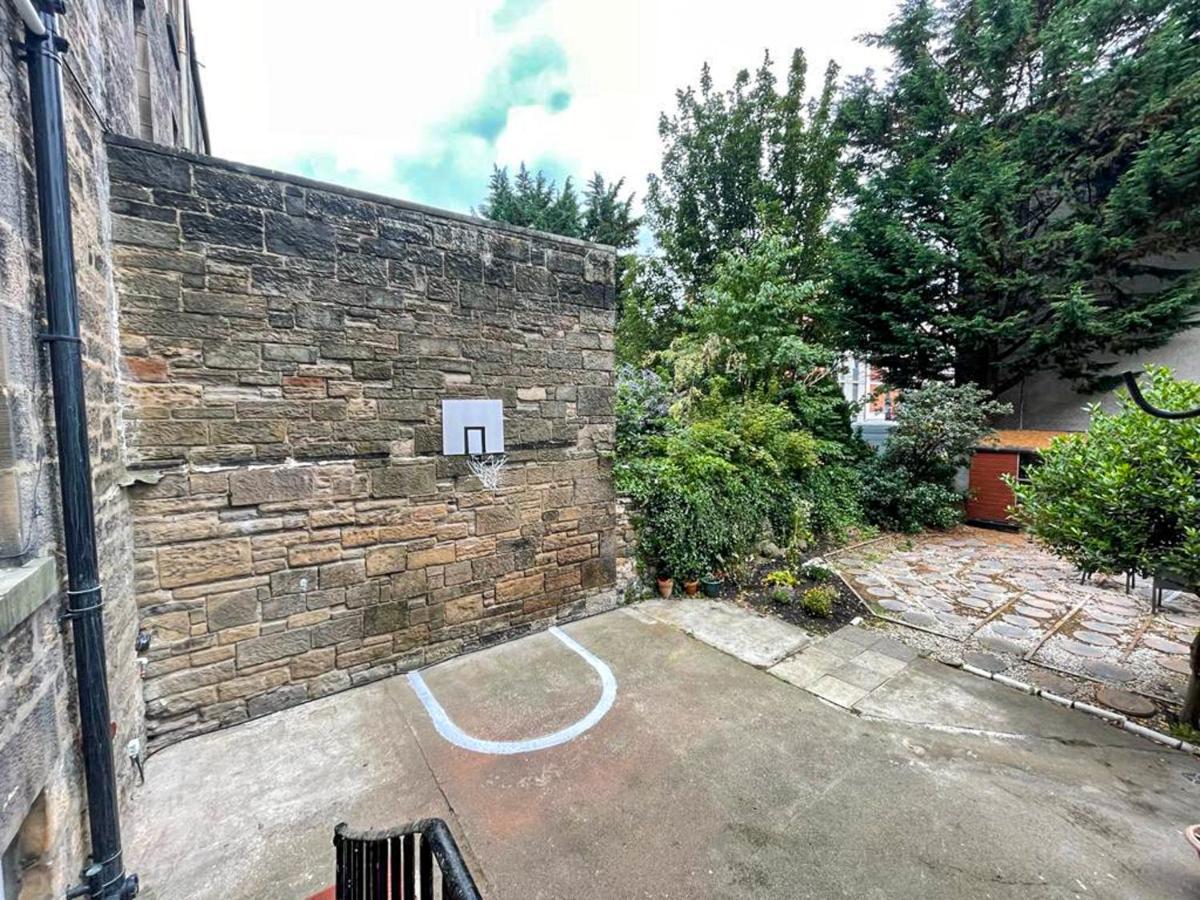 Remarkable 5br Townhouse With Garden, Sleeps 12 Apartment