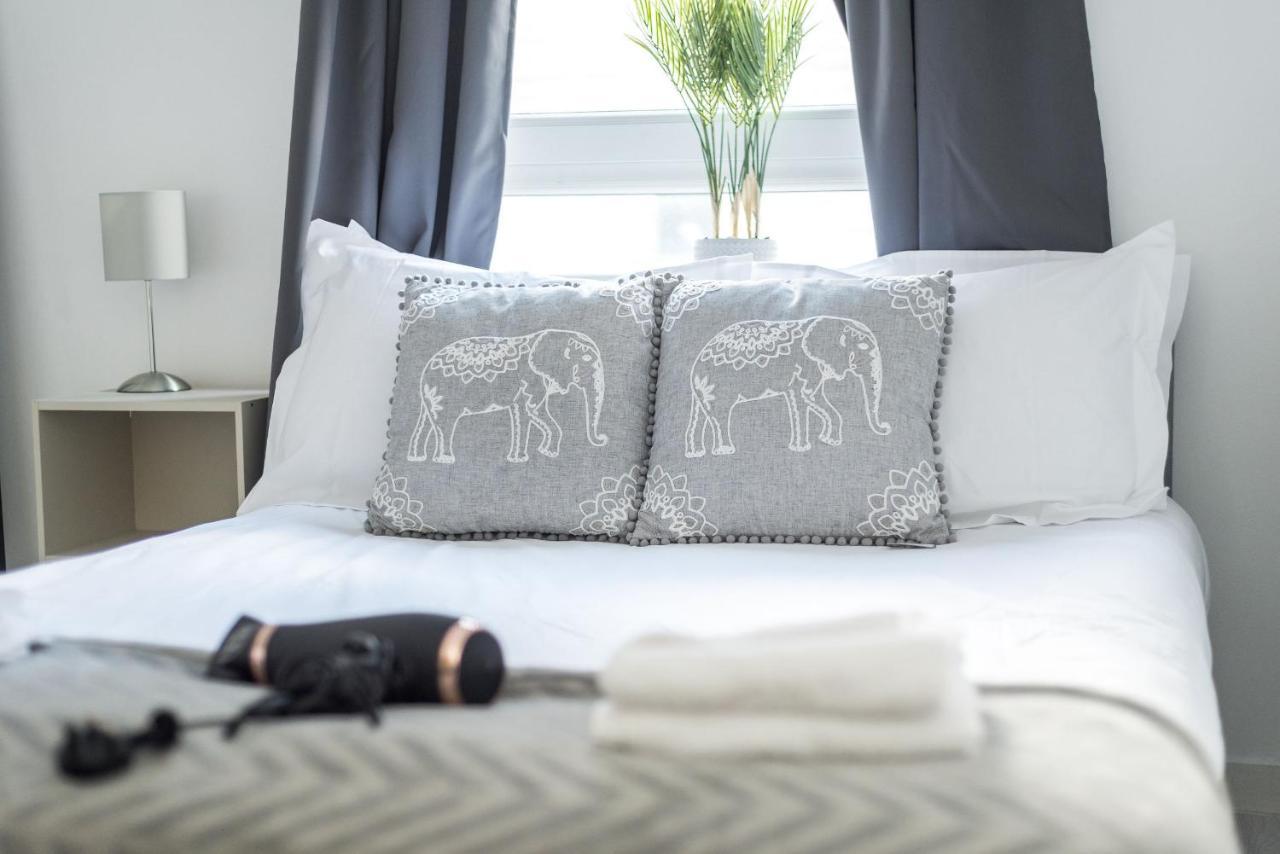 Modern Spacious 3 Bedroom Centre - Free Parking - Private Balcony * Édimbourg