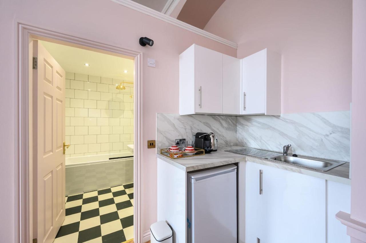 Charming Large Family With Kitchenette * Edinburgh