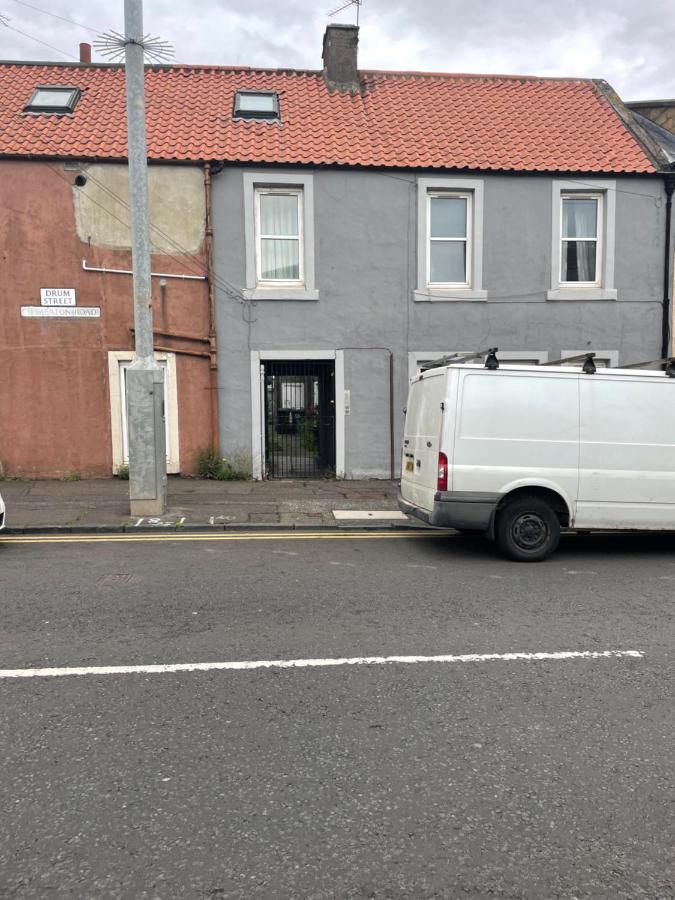 1 Bed Flat At Drum Street Apartment *