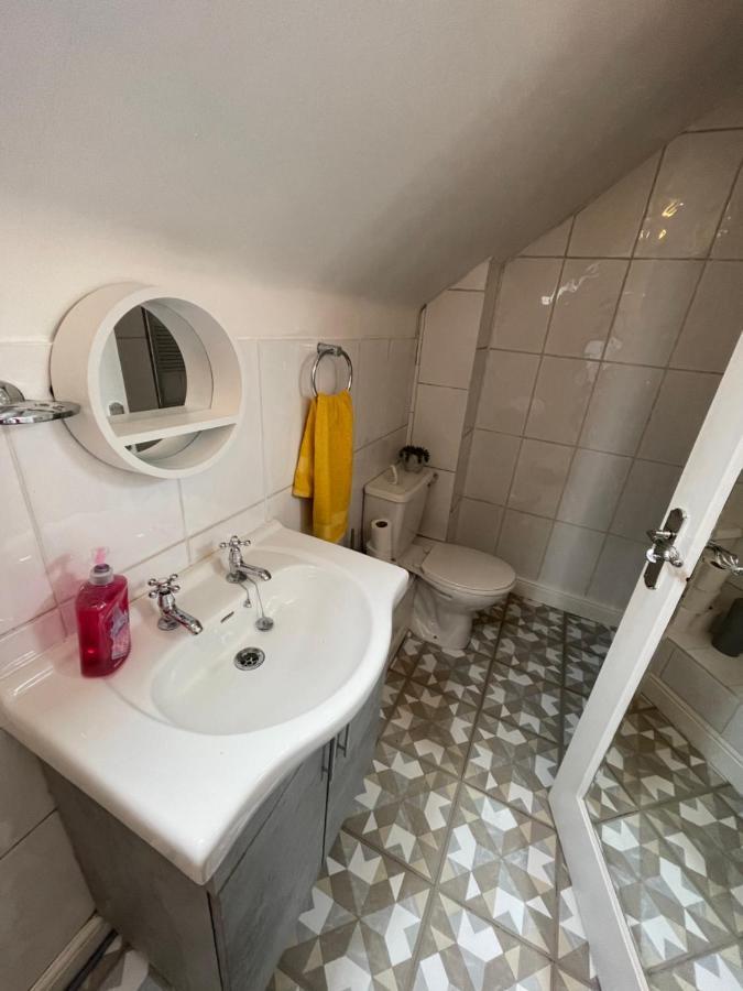 1 Bed Flat At Drum Street Apartment