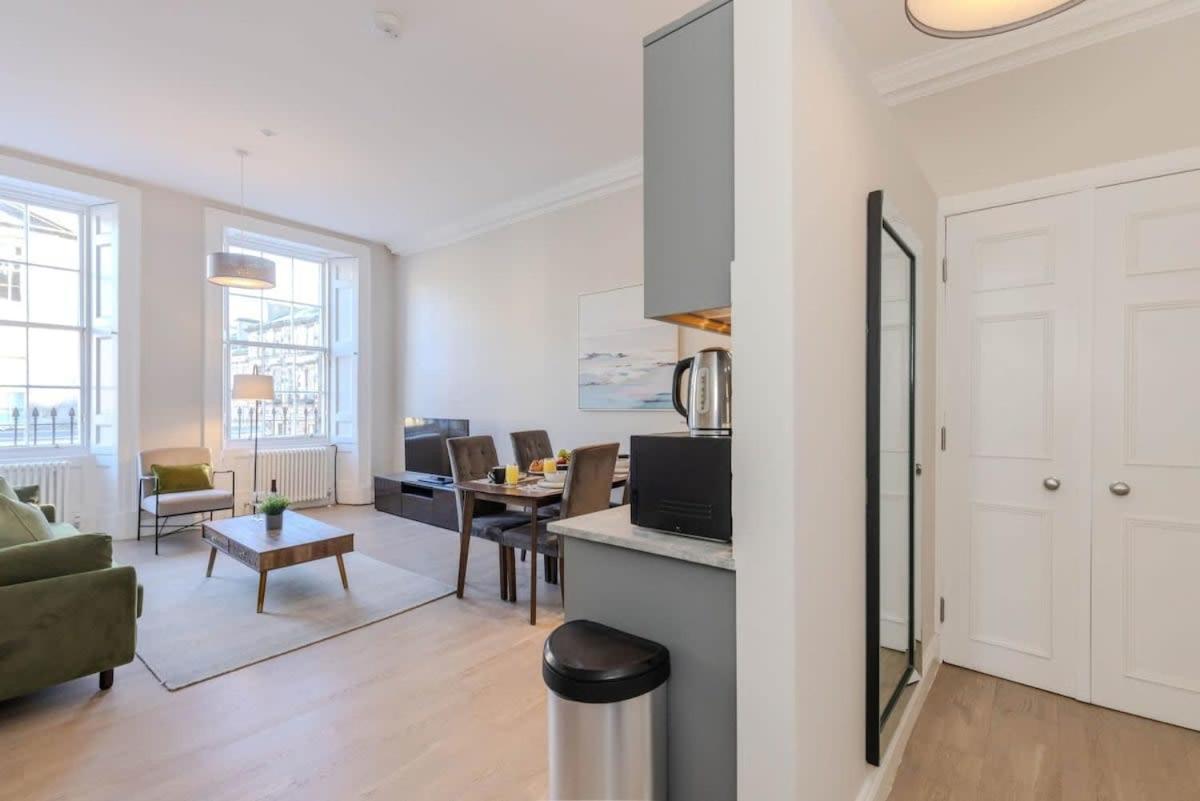 Dragon - Centre 2 Bed * EDI