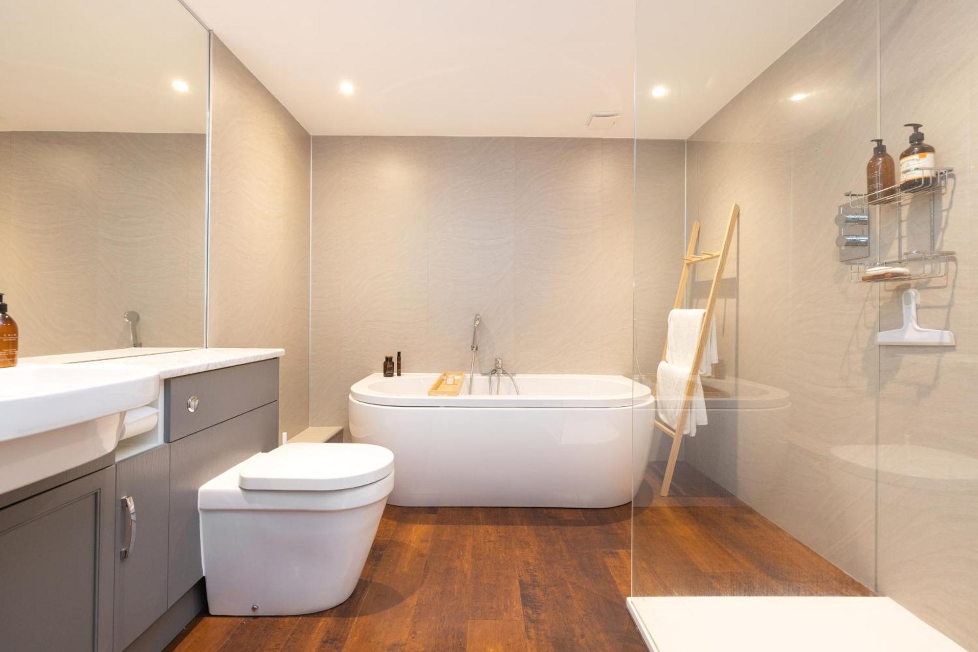 Joivy Delightful Maisonette Near Castle Apartment *