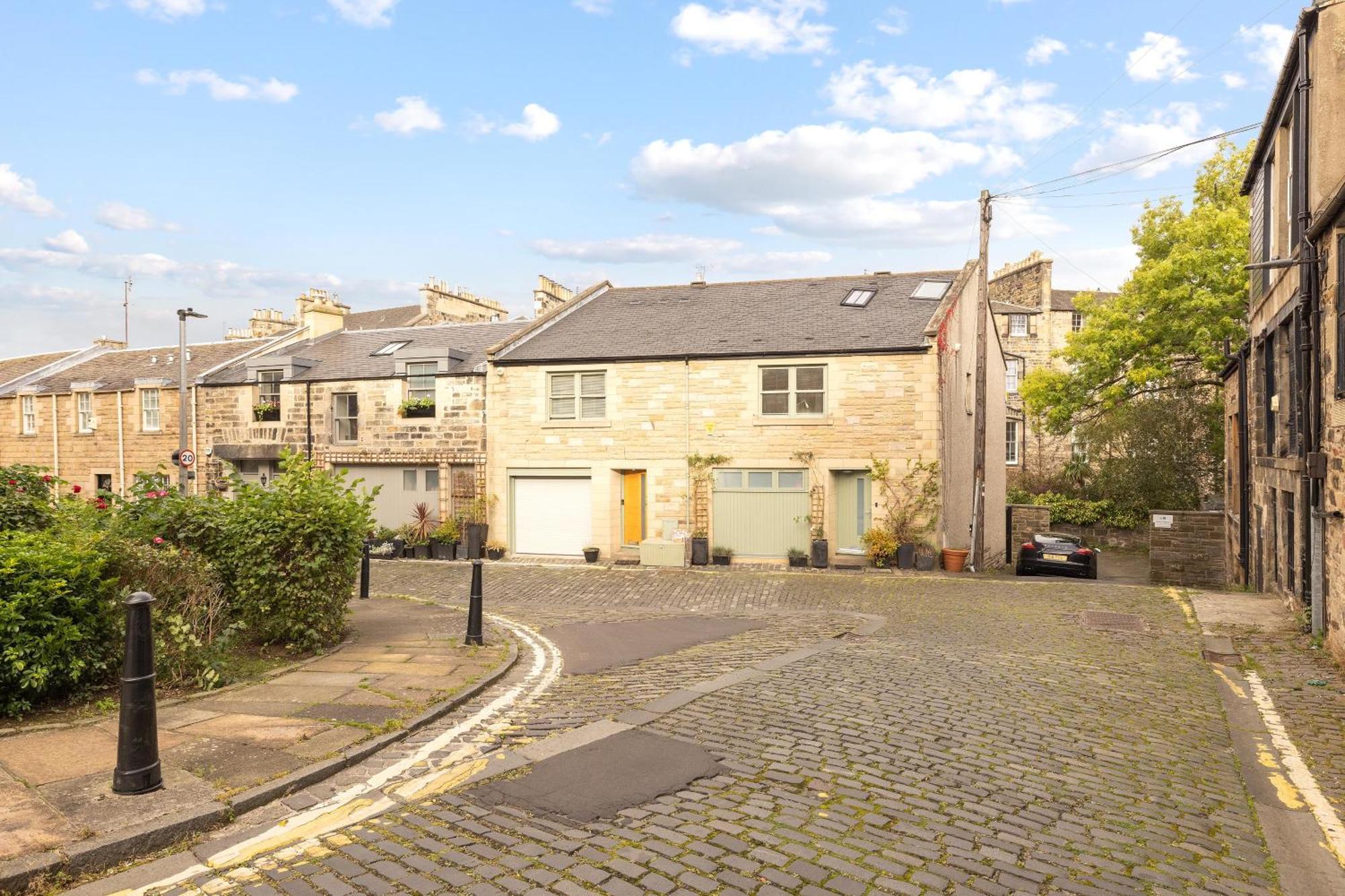 Apartment Joivy Delightful Maisonette Near Castle Edinburgh