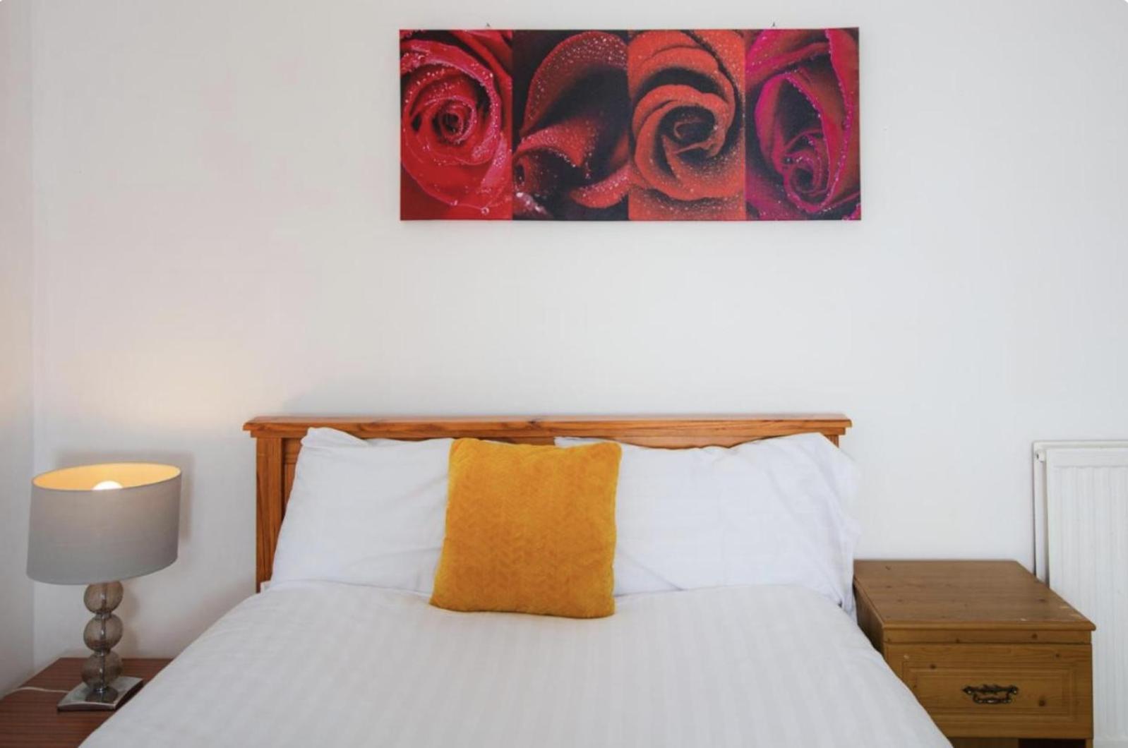 Comfortable And Spacious Retreat By The Meadows! Apartment *