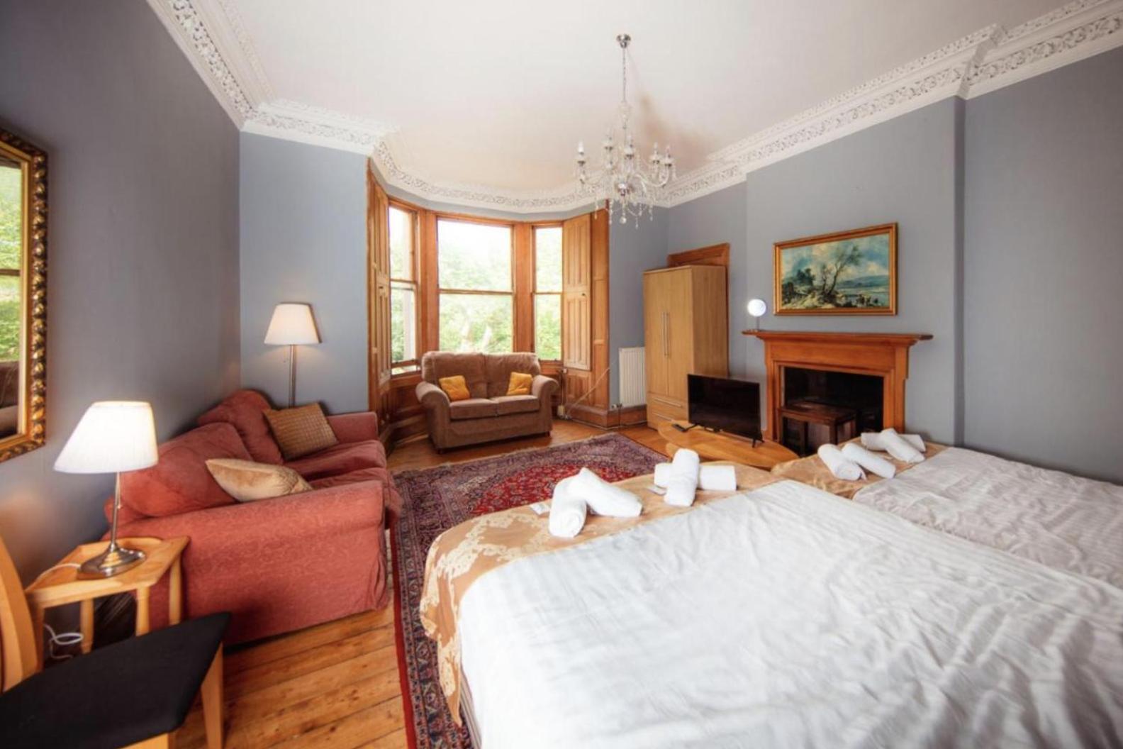 Comfortable And Spacious Retreat By The Meadows! *