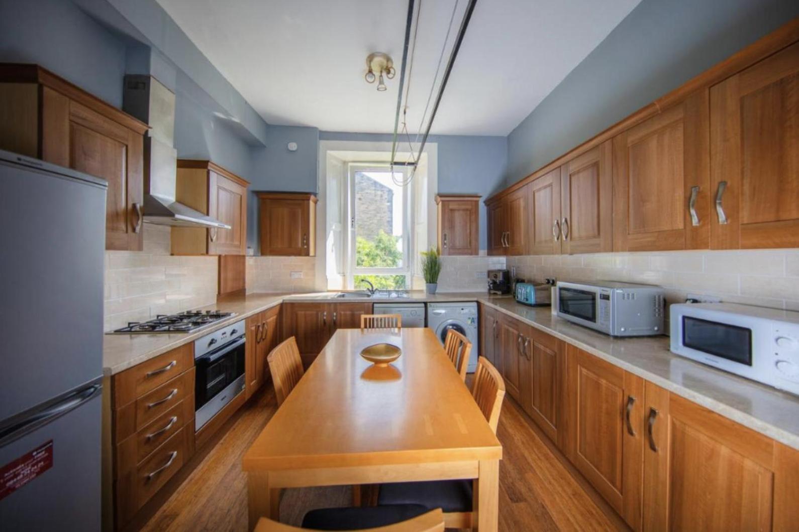 Apartment Comfortable And Spacious Retreat By The Meadows! EDI