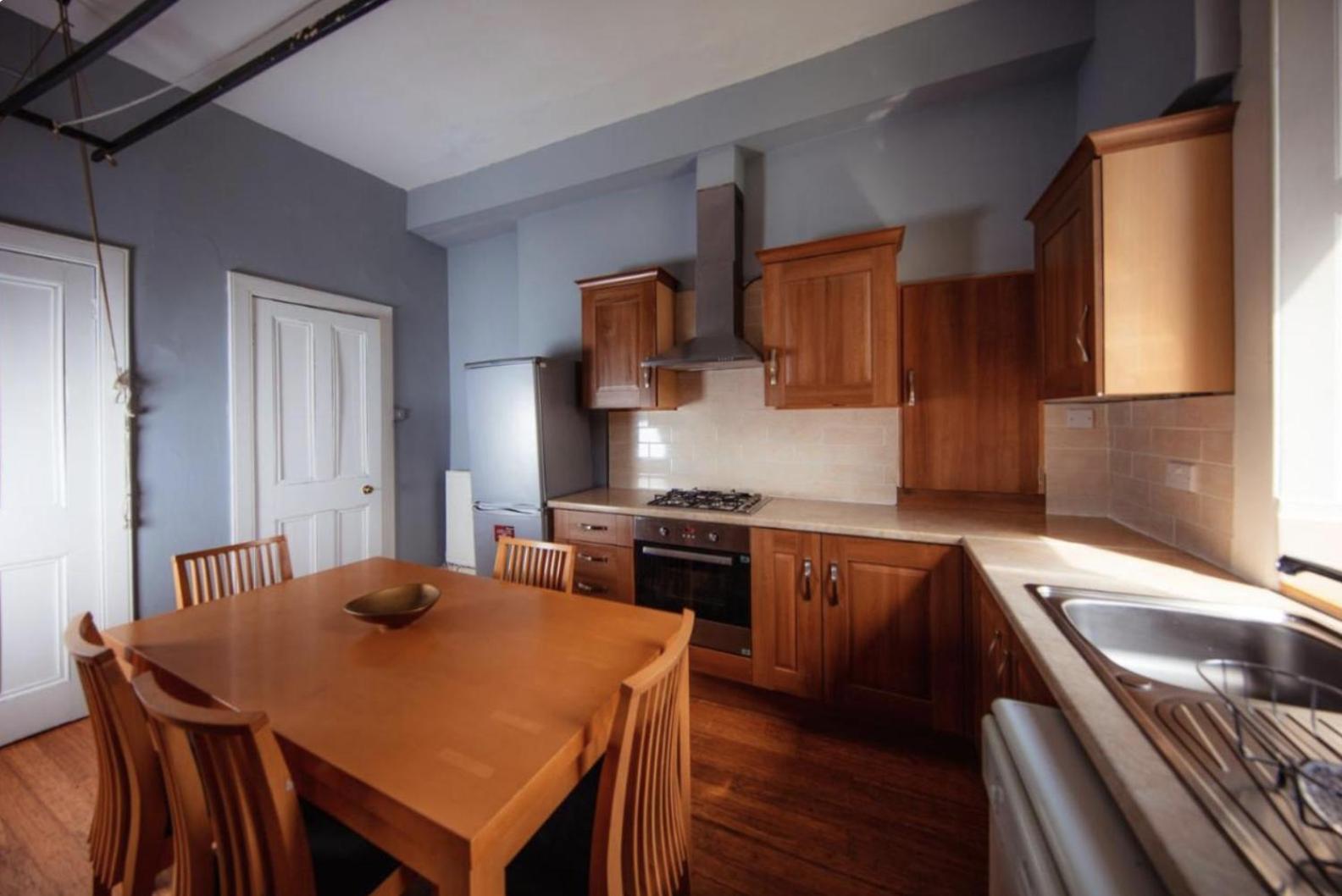 Apartment Comfortable And Spacious Retreat By The Meadows!