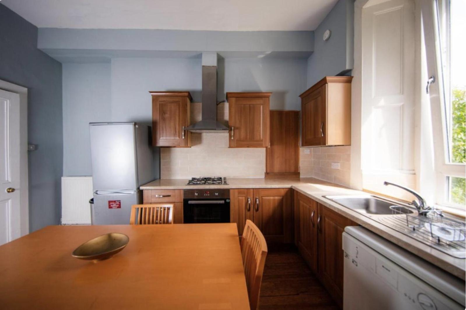 Apartment Comfortable And Spacious Retreat By The Meadows!