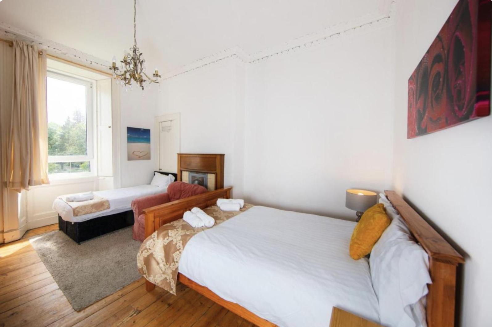Apartment Comfortable And Spacious Retreat By The Meadows!