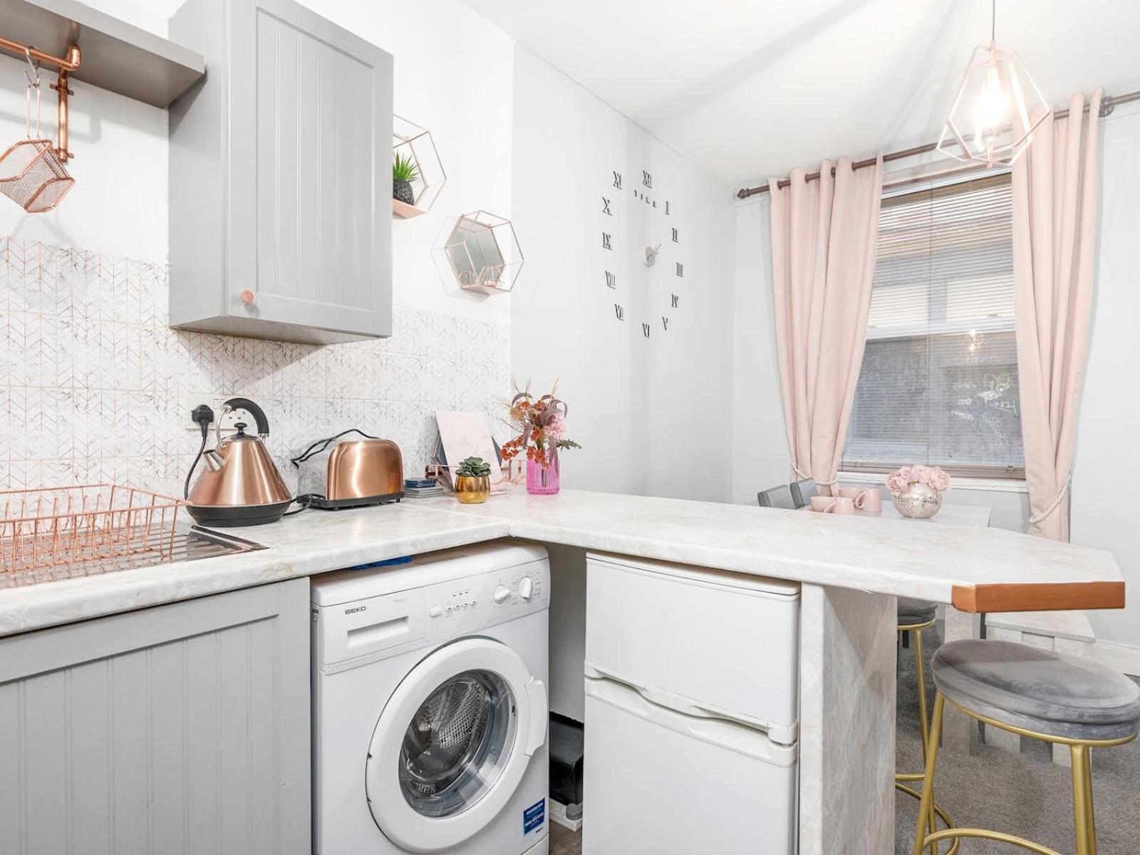 Apartment Pass The Keys 2br