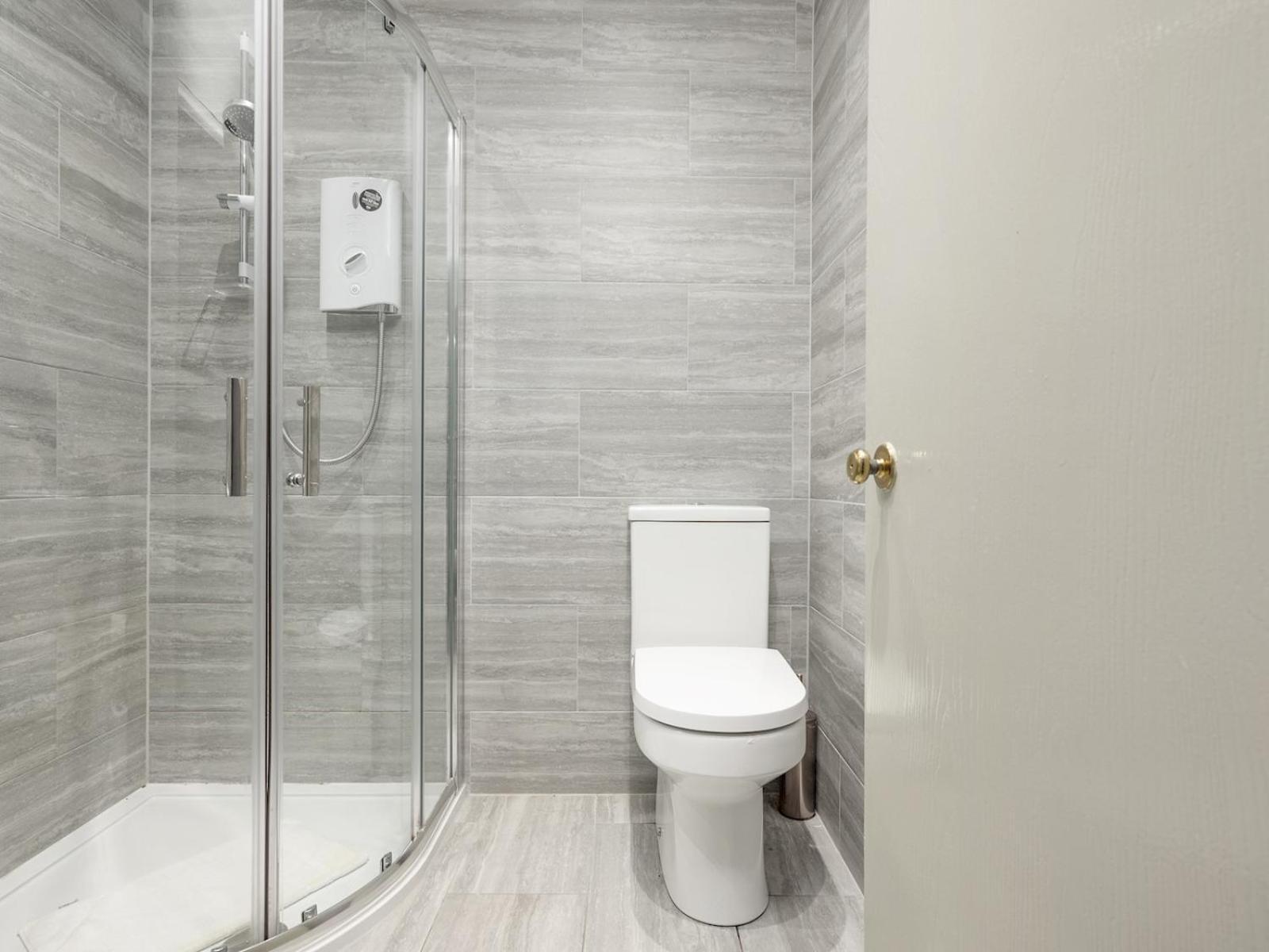 Pass The Keys 2br Edinburgh