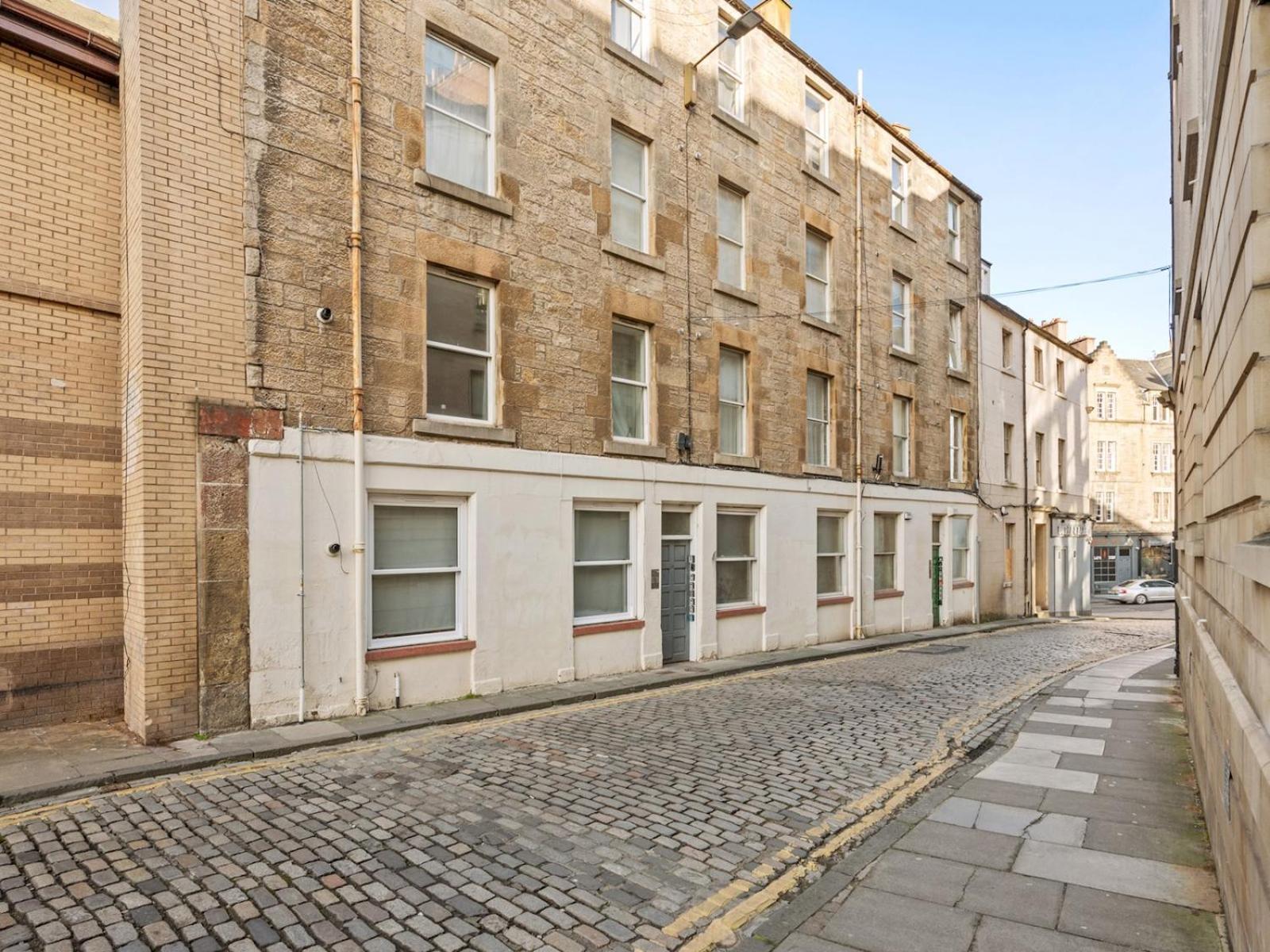 Pass The Keys 2br Edinburgh