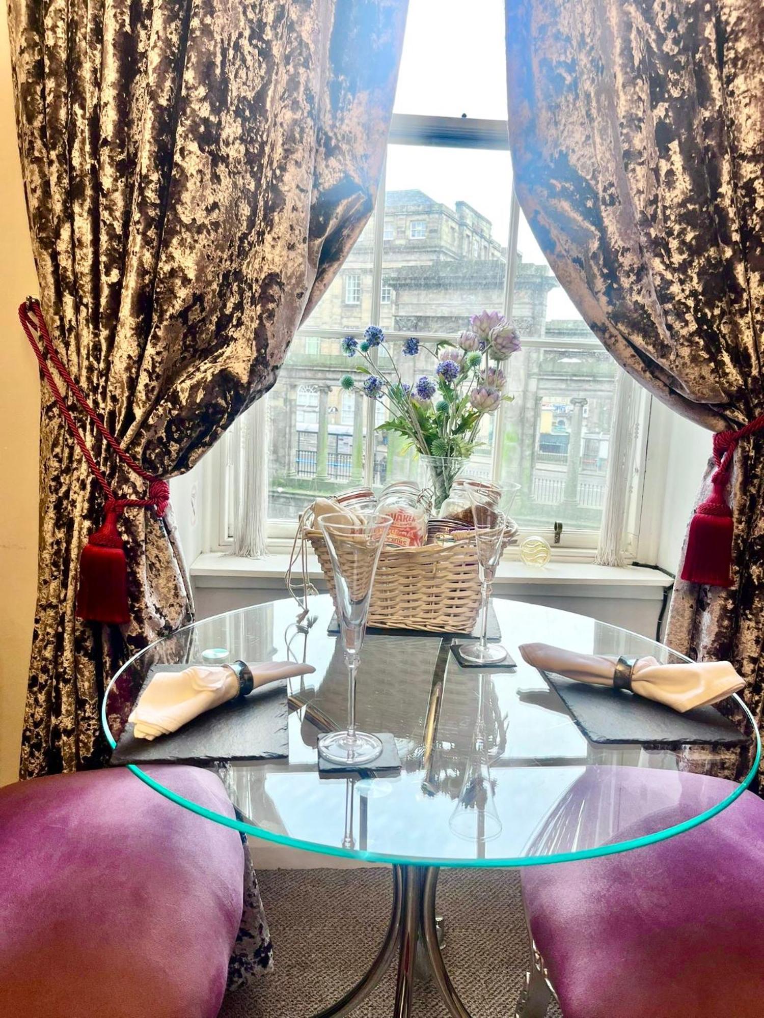 The Bonnie Bide Awa' Apartment Edinburgh