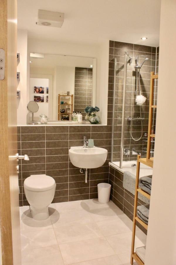East Pilton - 2 Bed Free Parking & Balcony Apartment EDI