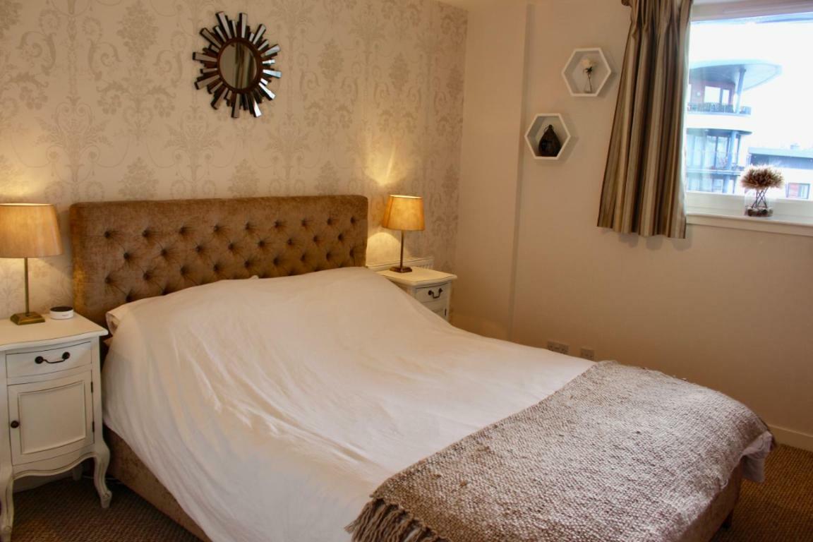 East Pilton - 2 Bed Free Parking & Balcony
